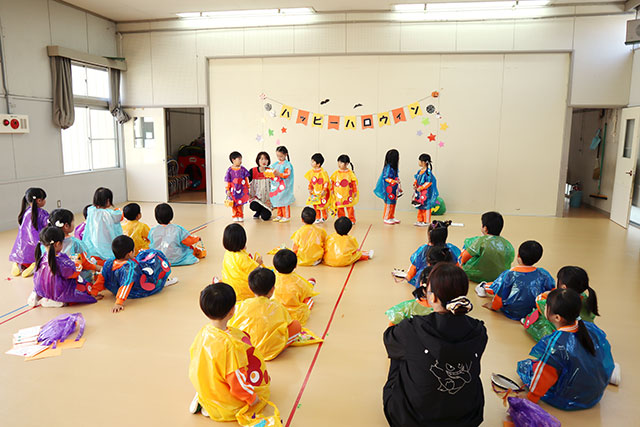 ハロウィンパーティーでゲームをしたよ。1