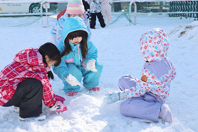 雪遊びは楽しいな1